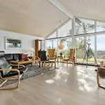 Feriehus In With House Sea View *