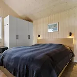 Feriehus In With House Sea View *