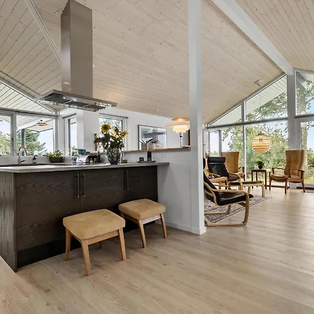 In With House Sea View Feriehus Knebel